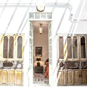 Bombayarte Aparthotel
